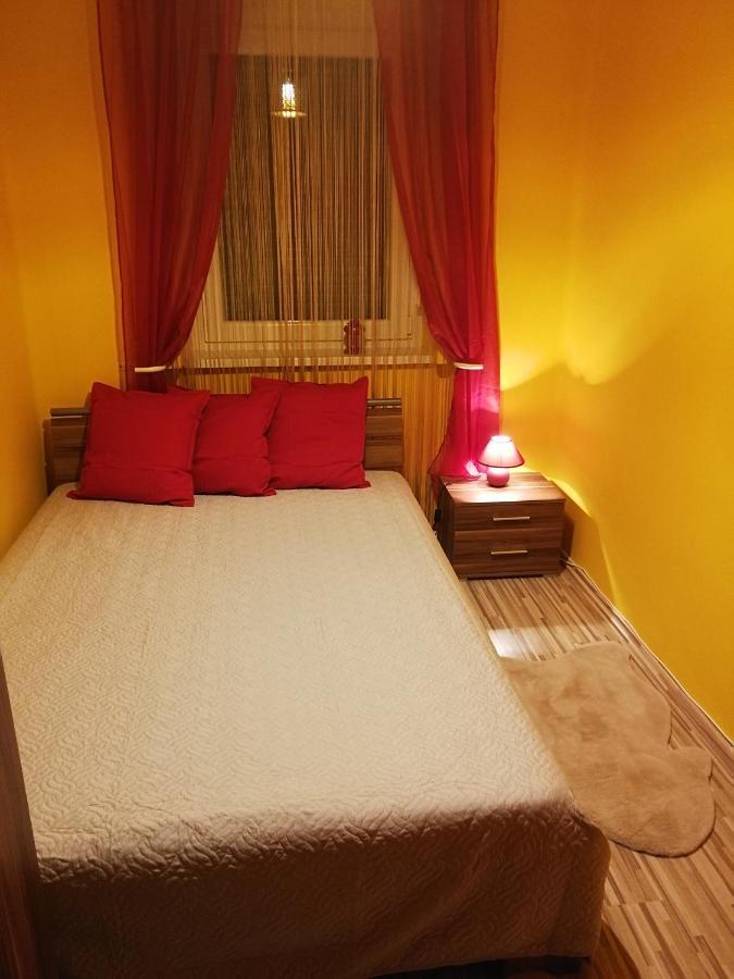 Zso-Zé Apartman Tiszafüred Extérieur photo