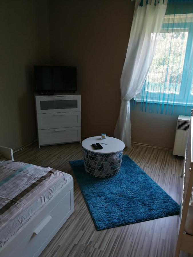 Zso-Zé Apartman Tiszafüred Extérieur photo