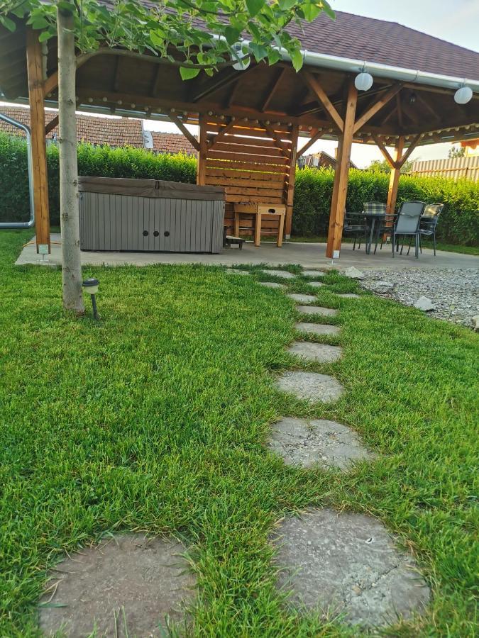 Zso-Zé Apartman Tiszafüred Extérieur photo