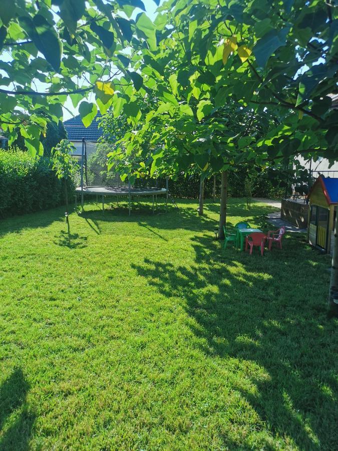 Zso-Zé Apartman Tiszafüred Extérieur photo