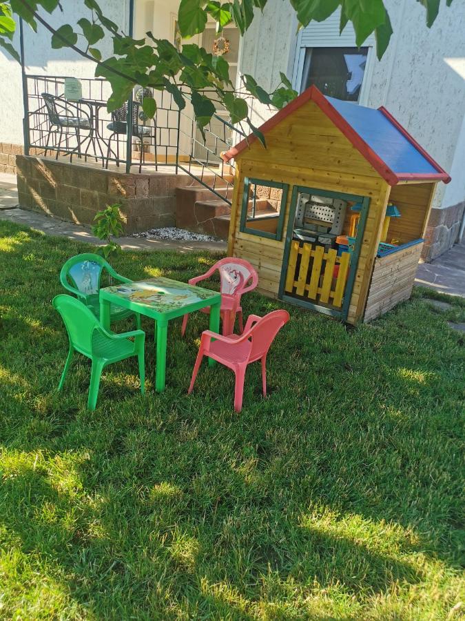Zso-Zé Apartman Tiszafüred Extérieur photo
